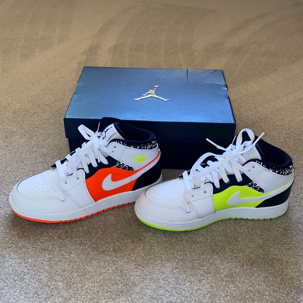Only worn once Air Jordan 1 Mid